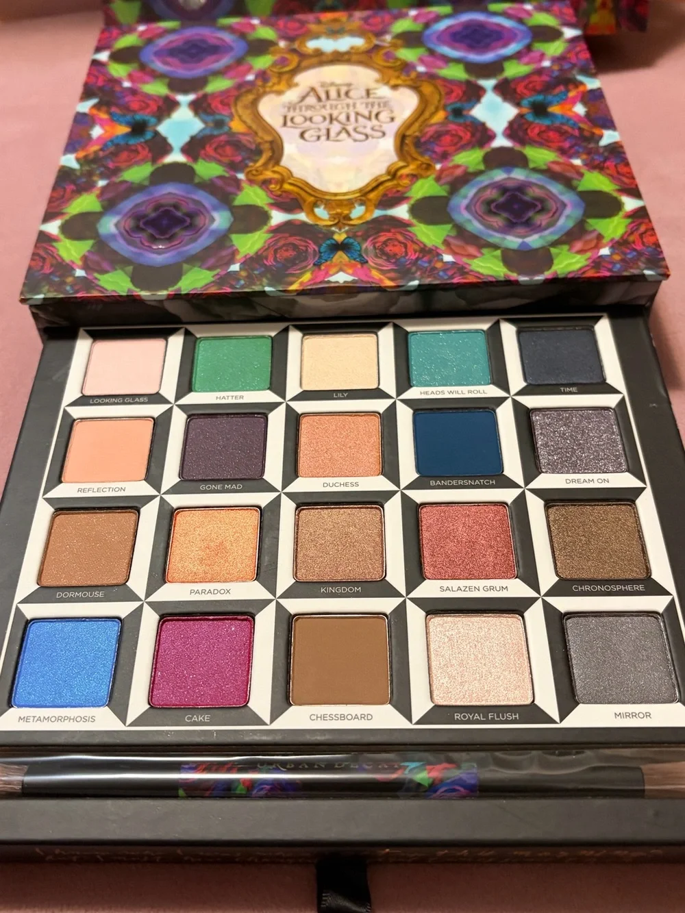 Urban Decay Alice Through the Looking Glass Glass Eye Shadow Palette